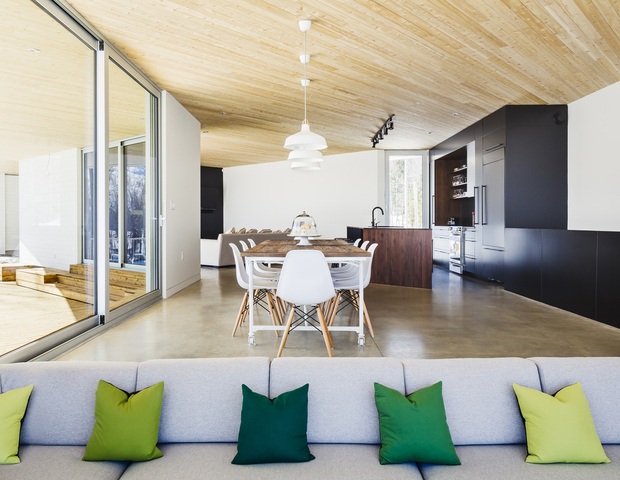 Nook Residence – Mansonville, Canada