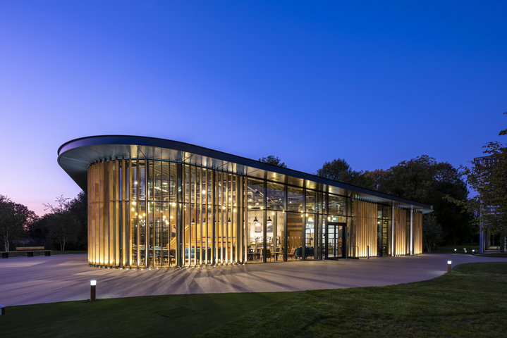 The Clubhouse – Uxbridge, England