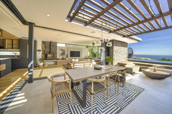 Preview of Two Close Between – Cape Town, South Africa