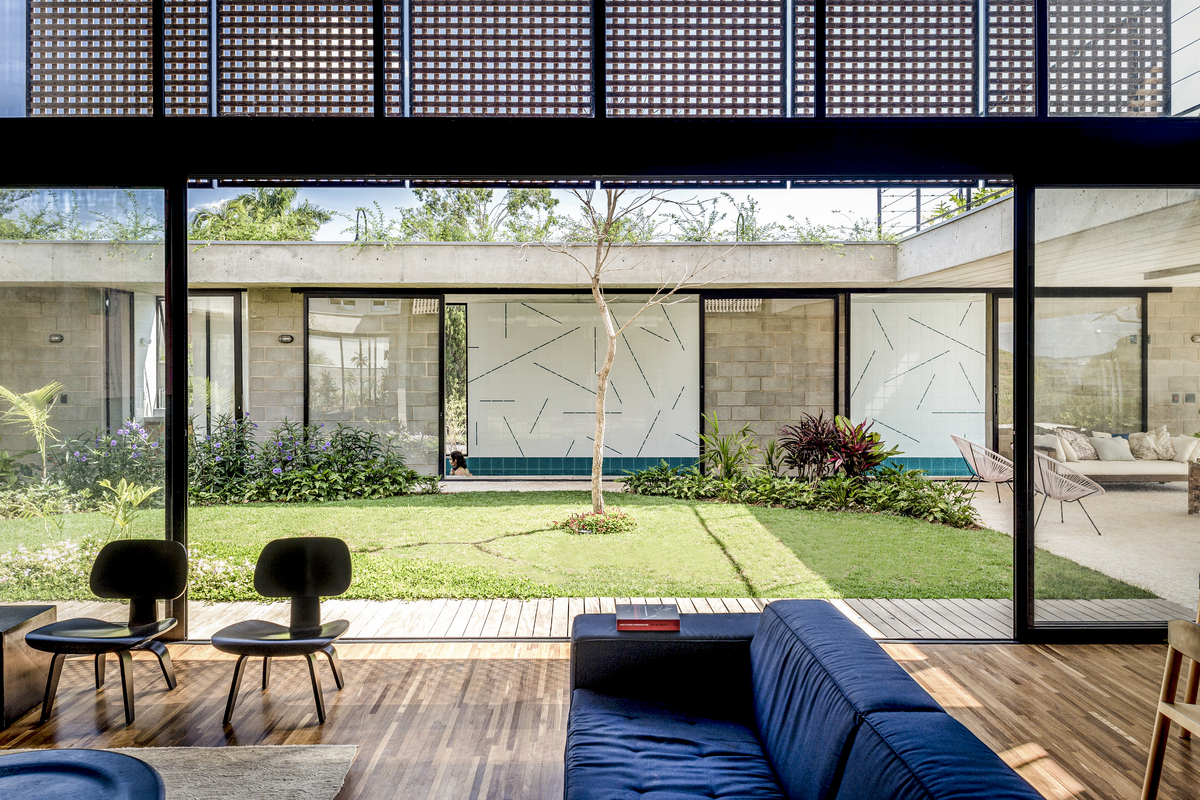 Courtyard House for Two Boys – Vinhedo, Brazil — image 7
