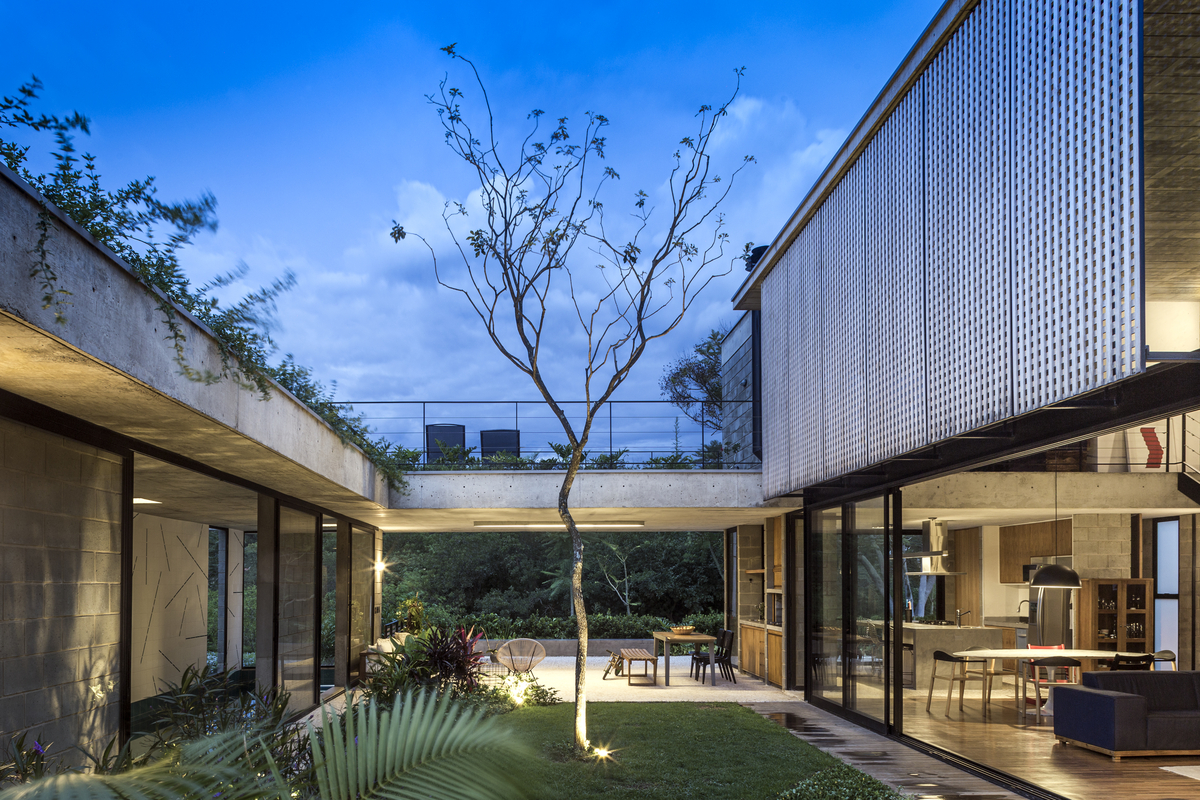 Courtyard House for Two Boys – Vinhedo, Brazil — image 8