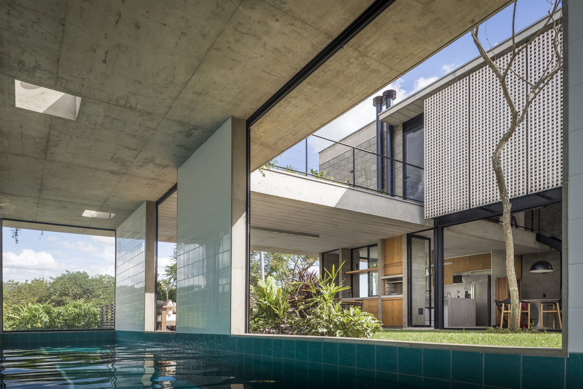 Courtyard House for Two Boys – Vinhedo, Brazil — image 5
