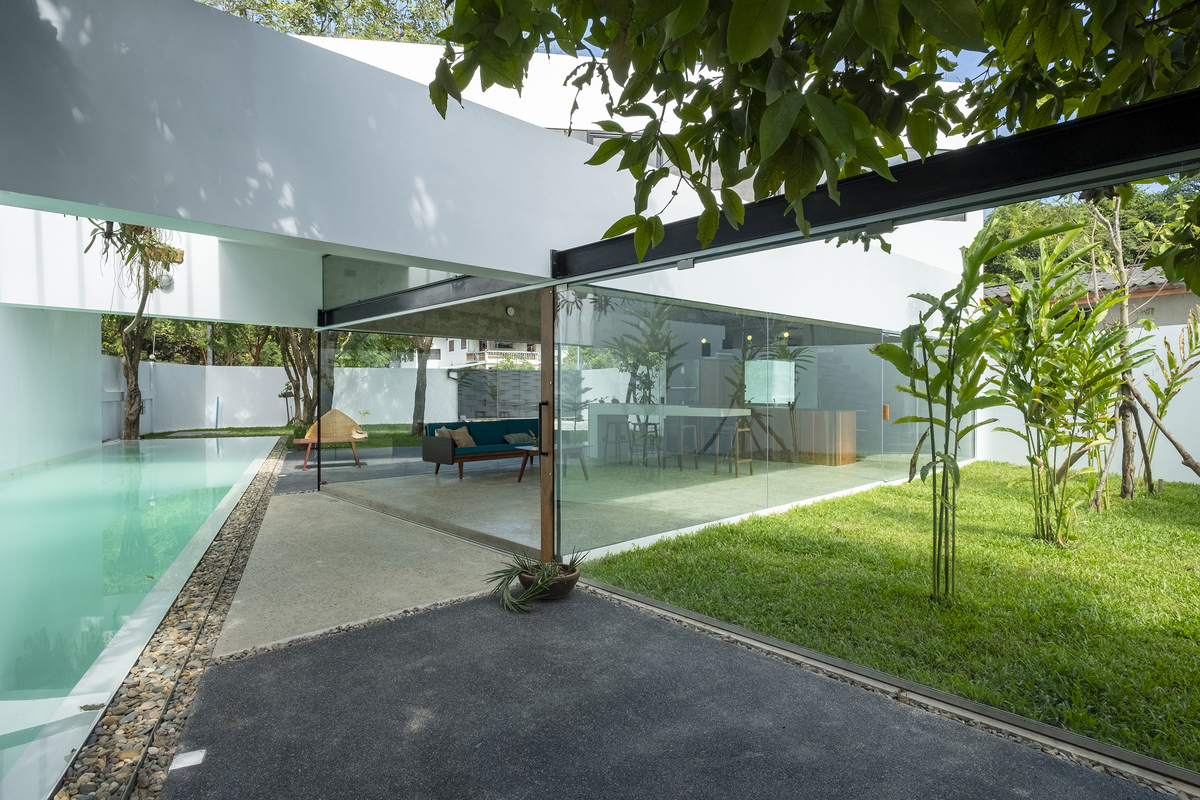 The White House – Vientiane, Laos — image 3