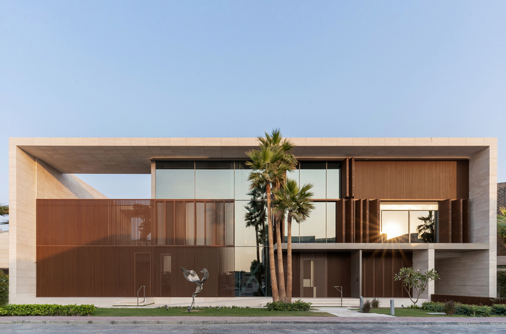 Preview of Framed Allure – Dubai, United Arab Emirates