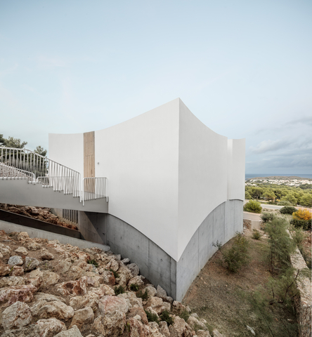 Curved House – Minorca, Spain