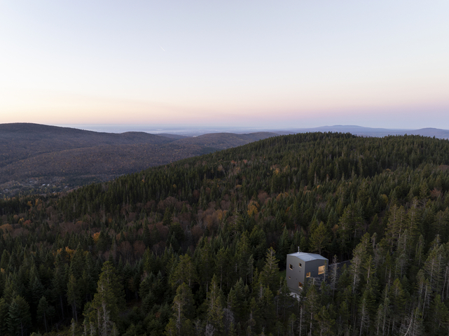 Preview of Blok – Lac-Beauport, Canada