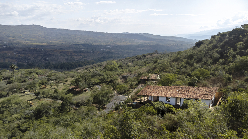 Casa La Hoja Sobre el Cerro – Barichara, Colombia