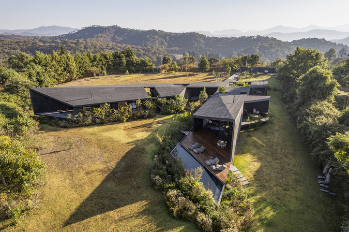 Casa Mavra – Valle de Bravo, Mexico